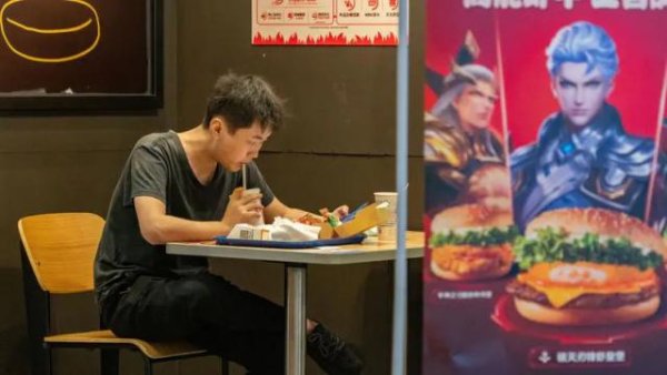 168配资网站 加盟商和汉堡王杠上了